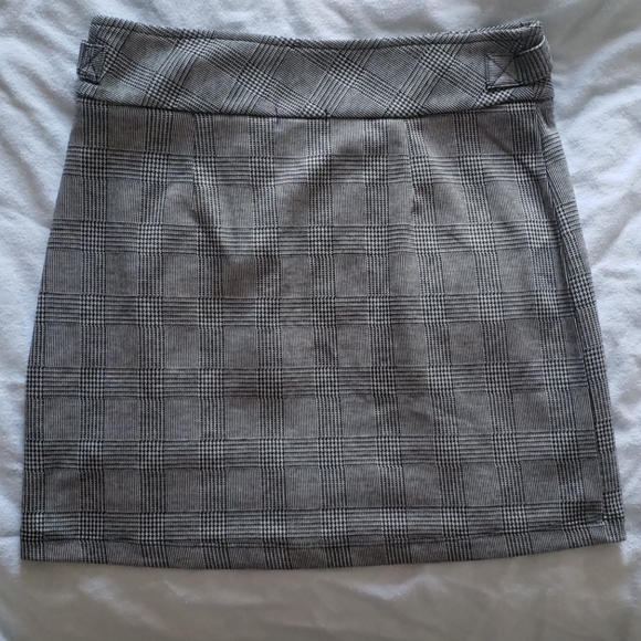 Dynamite Mini Skirt BNWT - Picture 2 of 4